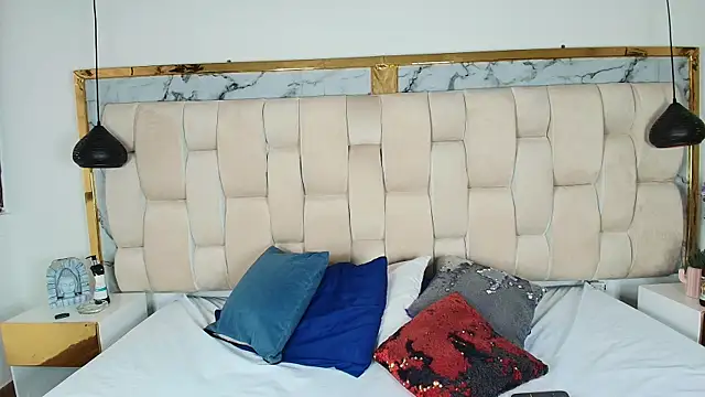 Hanna lens online show from 05-10-26, 08:54