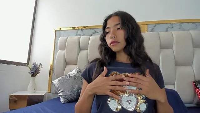 Hanna lens online show from 03-21-26, 05:06