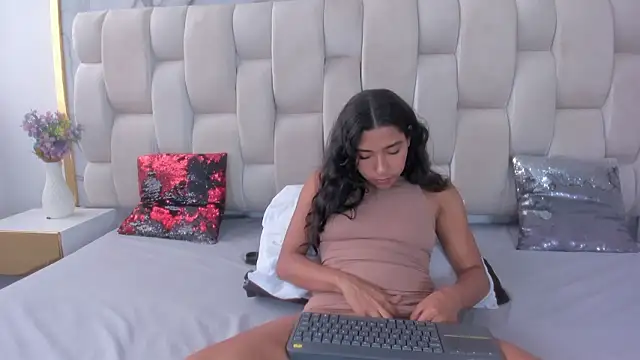 Hanna lens online show from 02-23-26, 04:40