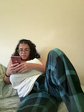 Snapshot of kelsmx chatting on 10-11-25, 07:04 kelsmx online show from 10-11-25, 07:04