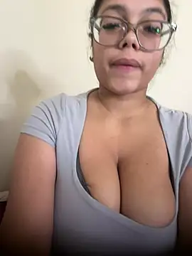 Snapshot of kelsmx chatting on 12-26-24, 07:05 kelsmx online show from 12-26-24, 07:05