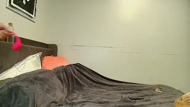 Naomiruty online show from 11-29-25, 03:17