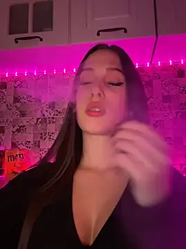 EricaWalls online show from 02-18-25, 10:47