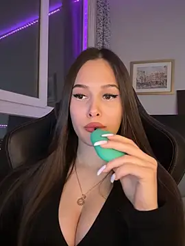 EricaWalls online show from 03-25-26, 07:24