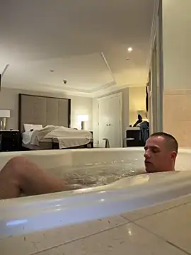 PeytonJohnn online show from 12-04-25, 09:08