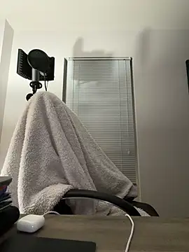 PeytonJohnn online show from 12-23-25, 06:56