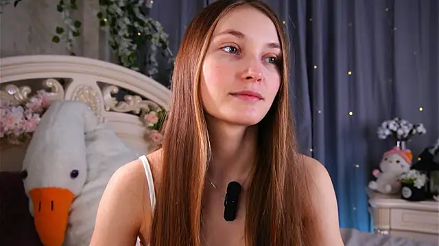 Snapshot of MonaEldon chatting on 02-23-26, 02:46 MonaEldon online show from 02-23-26, 02:46