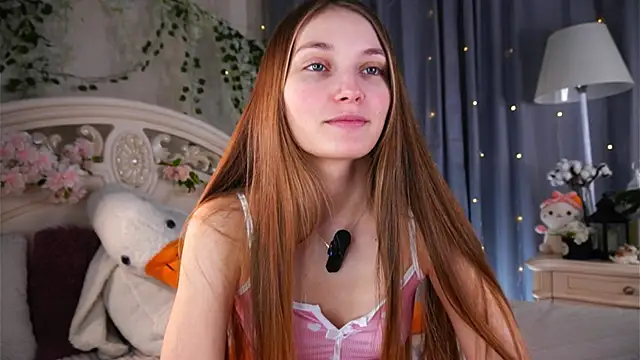 Snapshot of MonaEldon chatting on 02-07-26, 02:41 MonaEldon online show from 02-07-26, 02:41