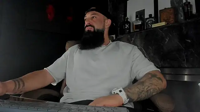 axxelrich  online show from 10-27-25, 05:08