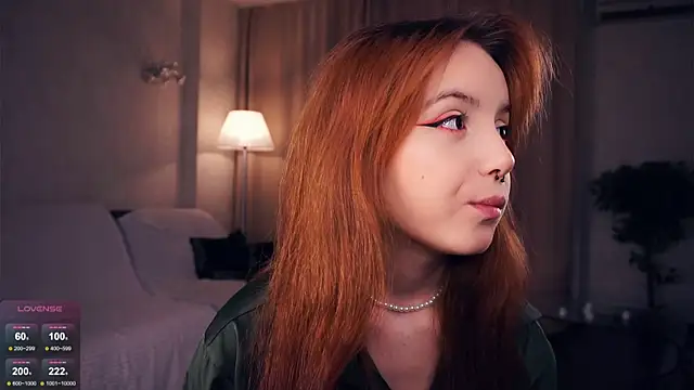 Snapshot of DevonaBucher chatting on 02-17-25, 06:39 DevonaBucher online show from 02-17-25, 06:39
