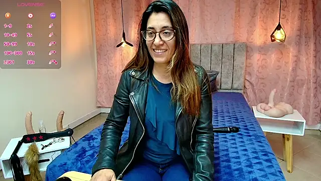 Snapshot of VioletaScott_ chatting on 03-14-25, 12:51 VioletaScott online show from 03-14-25, 12:51
