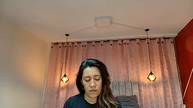 Snapshot of VioletaScott_ chatting on 10-10-25, 01:12 VioletaScott online show from 10-10-25, 01:12