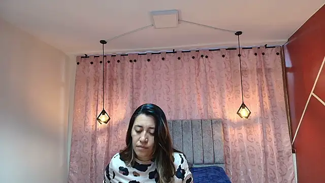 Snapshot of VioletaScott_ chatting on 09-22-25, 02:01 VioletaScott online show from 09-22-25, 02:01