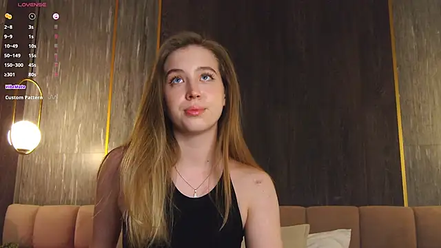 LoraineLuff online show from 03-12-25, 09:13