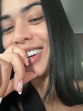 Laisabrazil online show from 11-29-25, 02:17