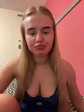 Snapshot of yourhornyslut chatting on 03-22-25, 09:42 yourhornyslut online show from 03-22-25, 09:42