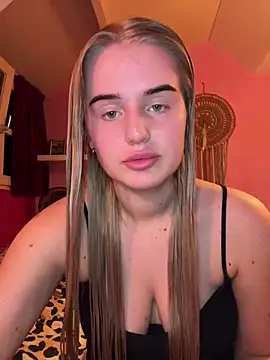 Snapshot of yourhornyslut chatting on 03-19-25, 08:32 yourhornyslut online show from 03-19-25, 08:32