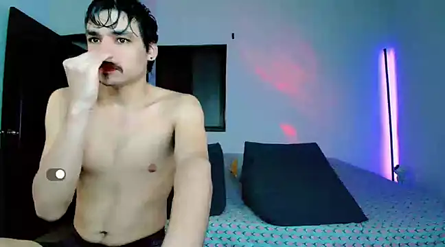 Sun Moon0 online show from 03-23-25, 04:27