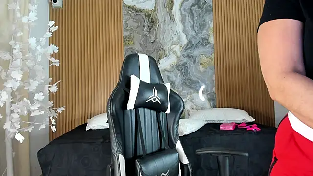 Danna topless online show from 05-13-26, 12:01