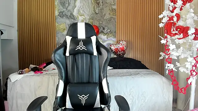 Danna topless online show from 03-19-26, 12:05