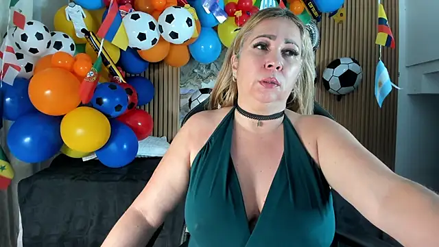 Danna topless online show from 06-30-26, 12:16