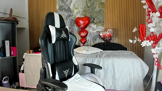 Danna topless online show from 03-16-26, 12:09