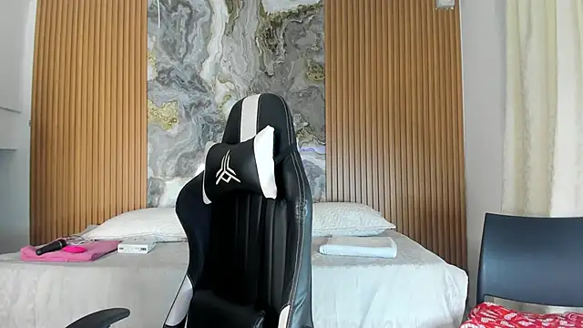 Danna topless online show from 11-19-25, 12:05