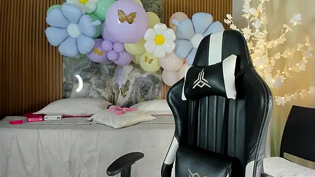 Danna topless online show from 04-01-26, 12:06