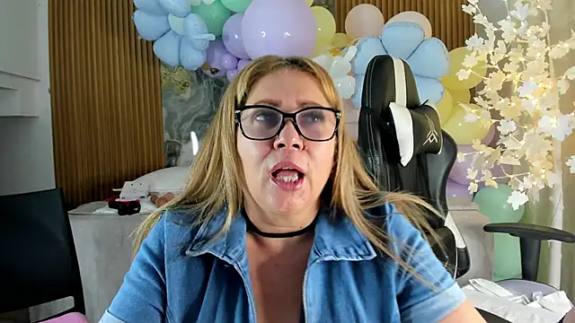 Danna topless online show from 04-14-26, 12:10