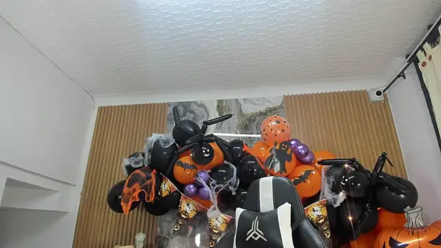 Danna topless online show from 10-25-25, 12:04