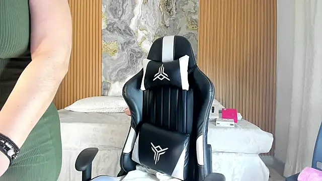 Danna topless online show from 12-02-25, 12:07