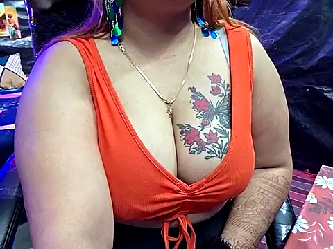 Snapshot of Naughty_Neha_ chatting on 03-03-25, 06:13 Naughty Neha online show from 03-03-25, 06:13