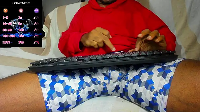 Snapshot of black__diiamond chatting on 09-20-25, 12:32 black diiamond online show from 09-20-25, 12:32