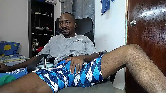 Snapshot of black__diiamond chatting on 02-14-25, 11:31 black diiamond online show from 02-14-25, 11:31