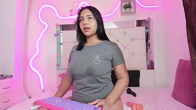 Snapshot of Iam_flor chatting on 01-24-25, 04:27 Iam flor online show from 01-24-25, 04:27