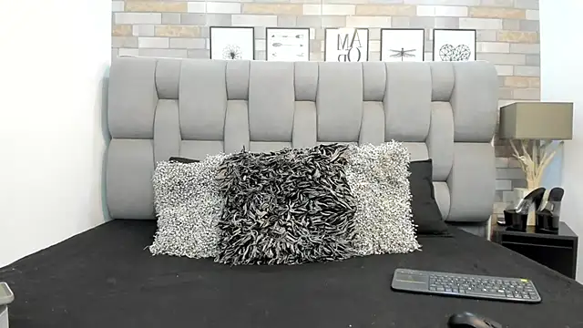KariinaTaylor online show from 06-18-26, 06:35