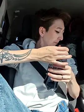 lovelylucyy online show from 10-02-25, 05:49