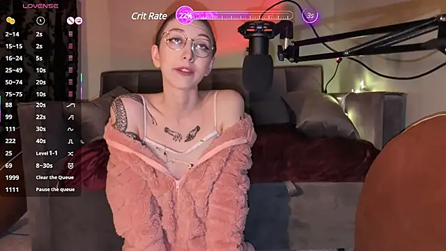 lovelylucyy online show from 02-08-25, 11:24