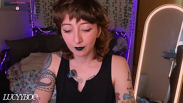 Snapshot of lovelylucyy chatting on 07-16-26, 09:23 lovelylucyy online show from 07-16-26, 09:23