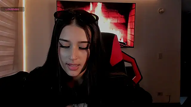 Charlotte greys online show from 11-22-25, 10:19