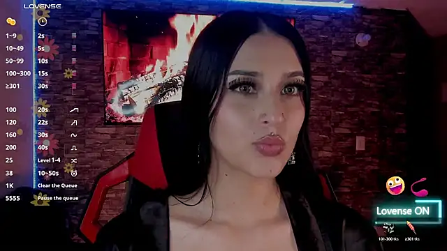 Charlotte greys online show from 04-13-26, 11:42