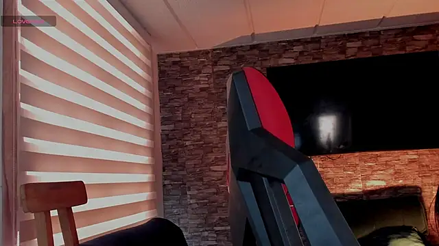 Charlotte greys online show from 11-28-25, 08:53