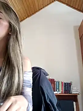 Snapshot of rachellboom chatting on 03-17-25, 04:01 rachellboom online show from 03-17-25, 04:01