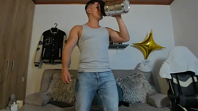 julian wallace online show from 10-05-25, 08:21