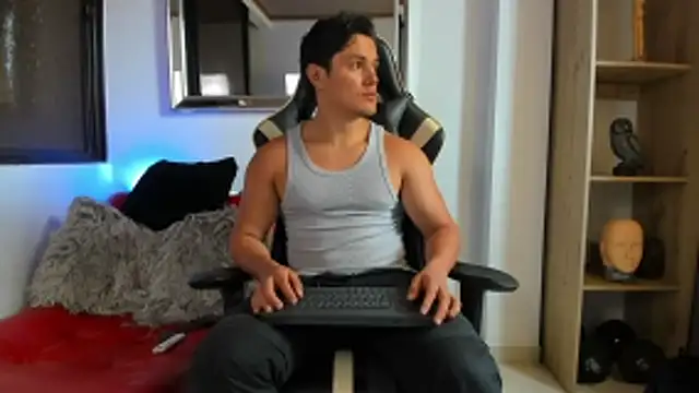 julian wallace online show from 04-15-26, 06:34