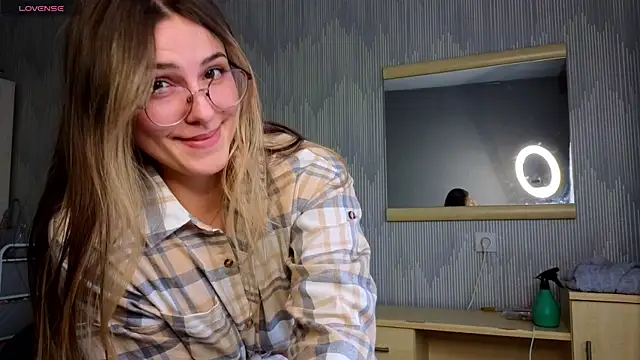 sophia euphoriaa online show from 04-22-26, 10:11
