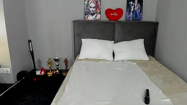 MuscleXXXBarbie online show from 04-12-26, 04:27