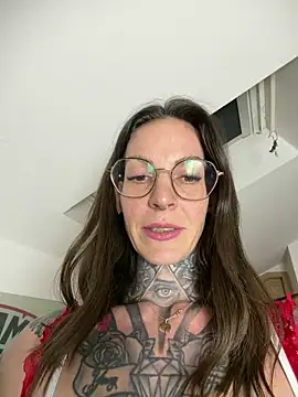 BrownieyQueen online show from 02-05-26, 05:42