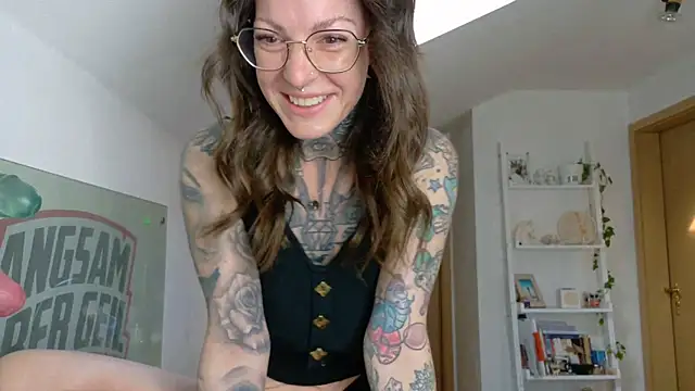 BrownieyQueen online show from 03-24-26, 06:24