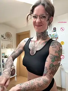 BrownieyQueen online show from 05-24-26, 06:13